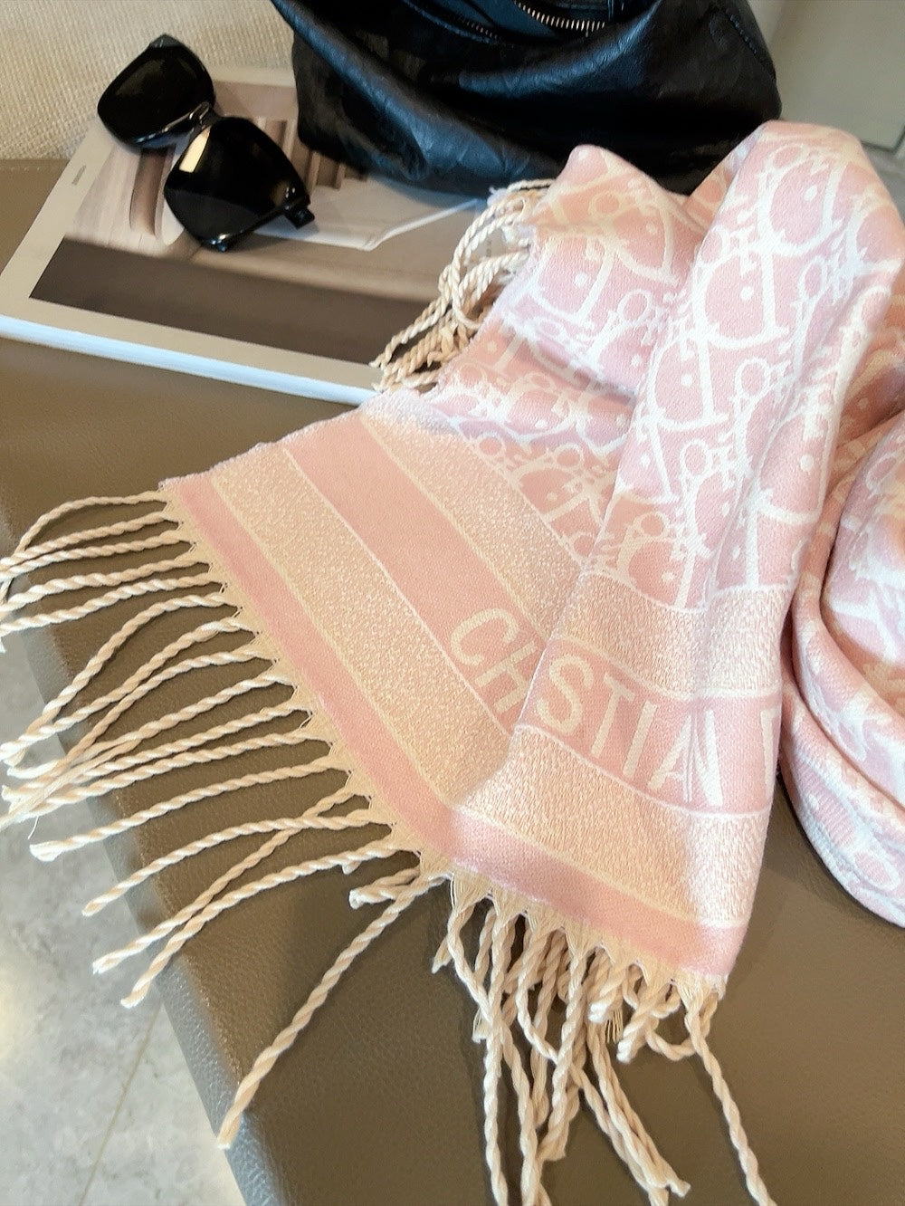 14D343W　Fashion scarves