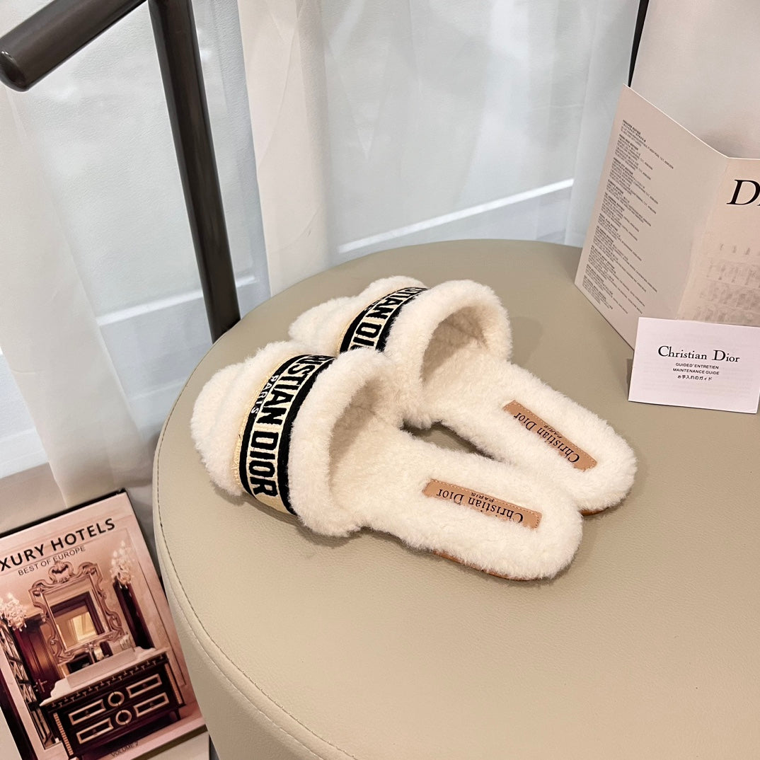 1JD4Z  Fashion Slippers