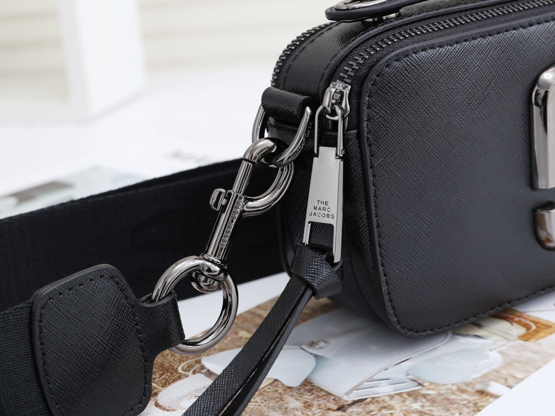 1XA31B  Fashionable leather bag 