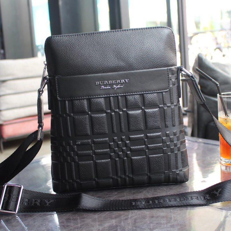 2XR306B  Fashionable leather bag 