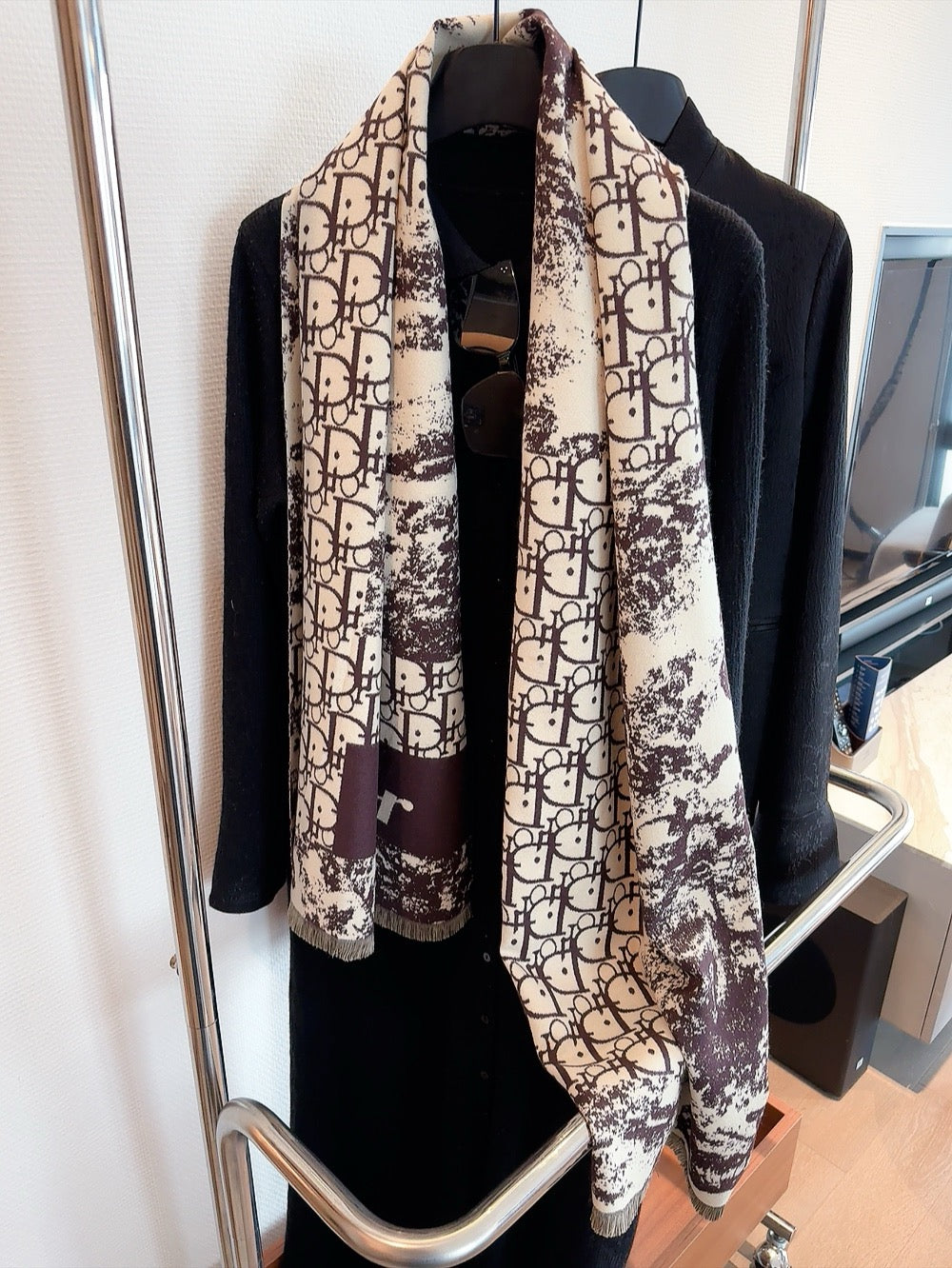 14D425W　 Fashion scarves