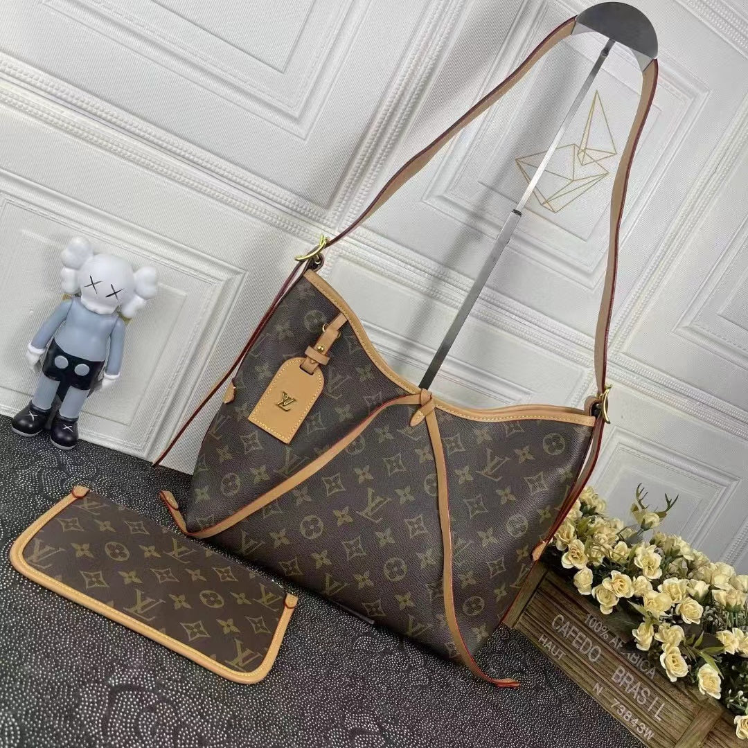 2XE258B  Fashionable leather bag 