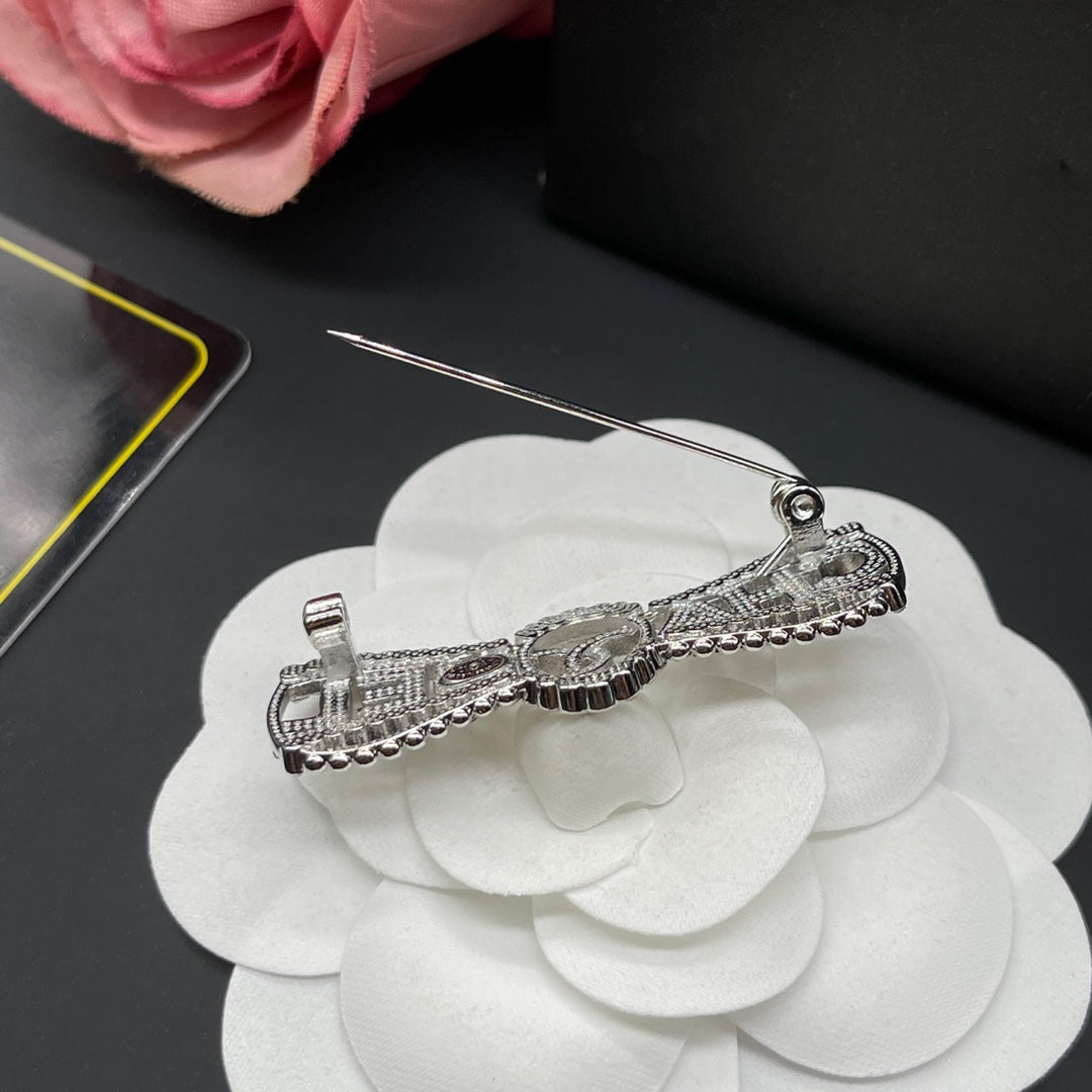 14C894X   Fashion Brooch