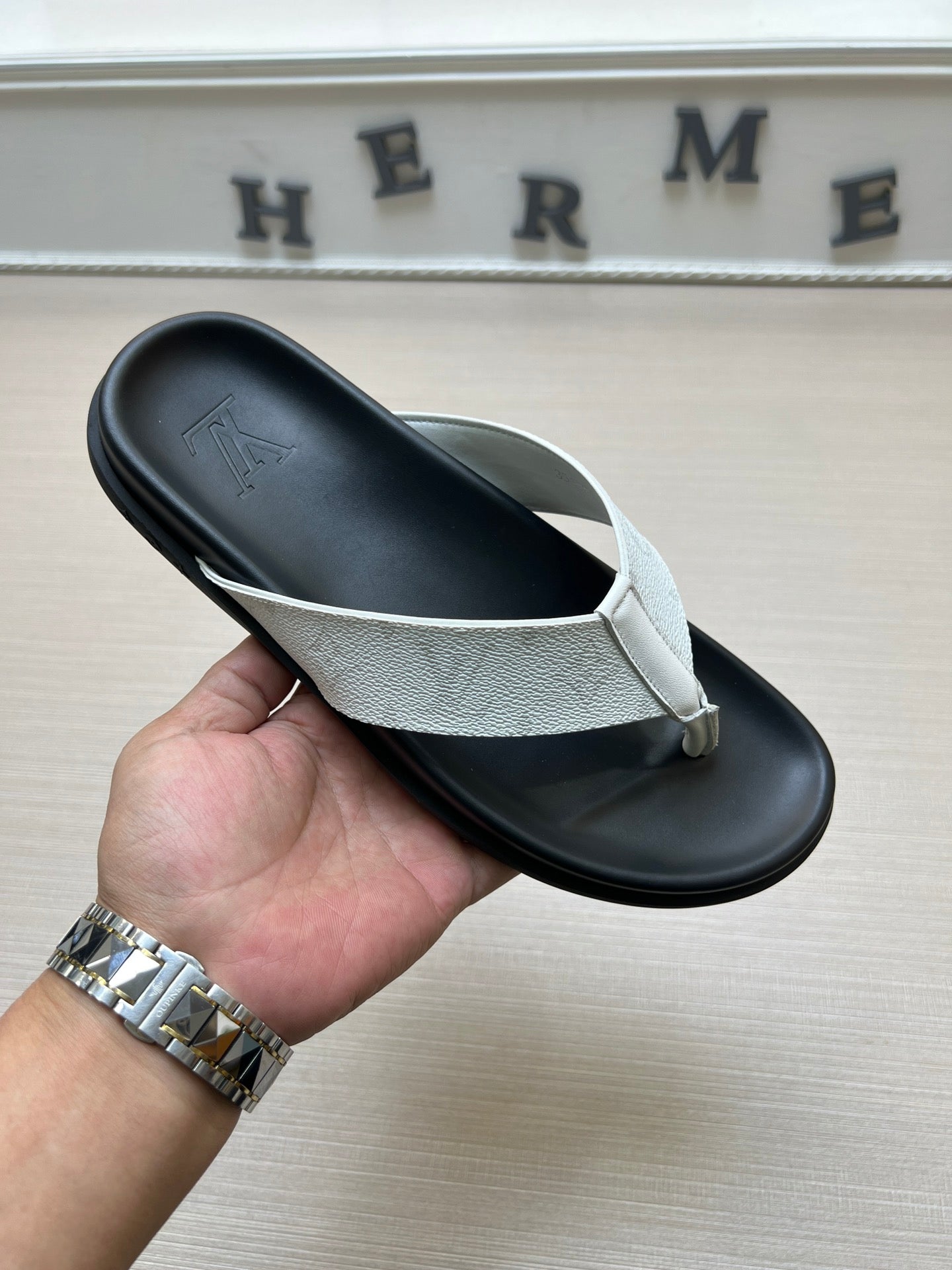 54E58Z  fashion   slippers