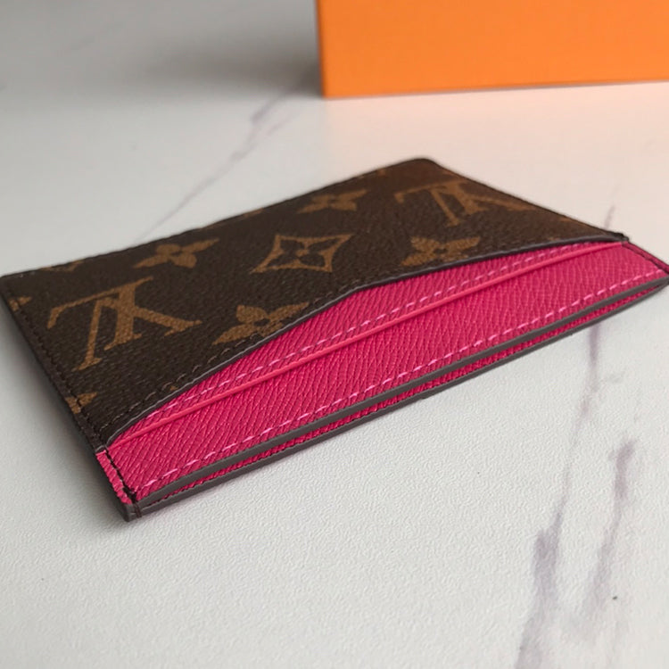 1E54B  Fashionable leather wallets