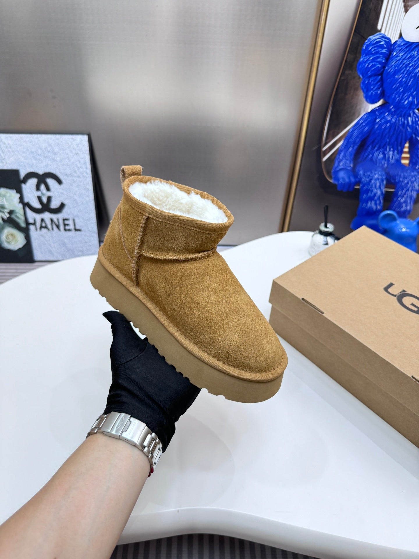 1LU9Z Fashionable snow boots