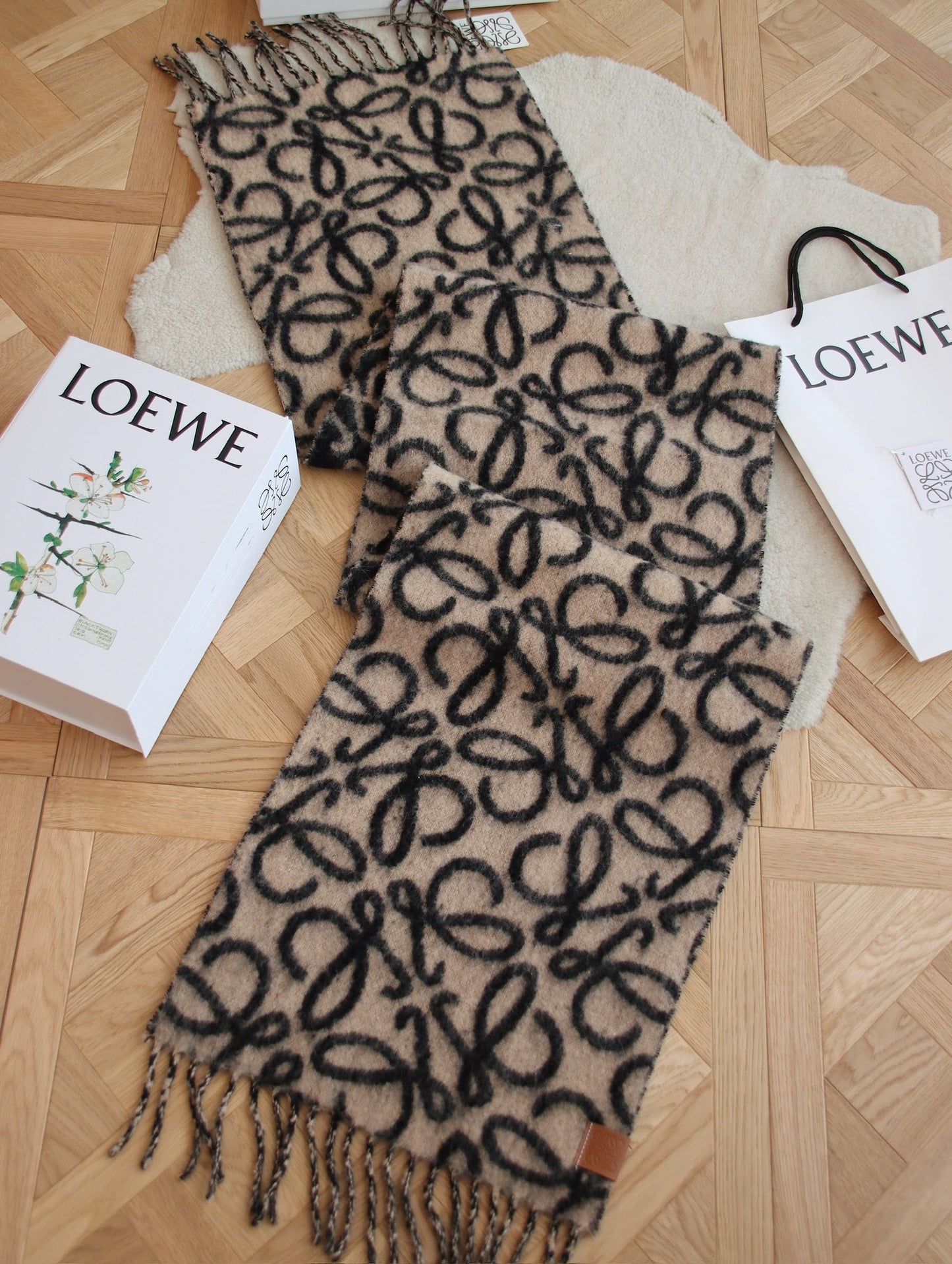 14A242W　Fashion scarves