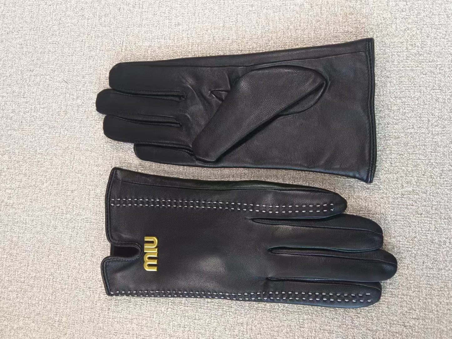 24A105S   Fashion gloves