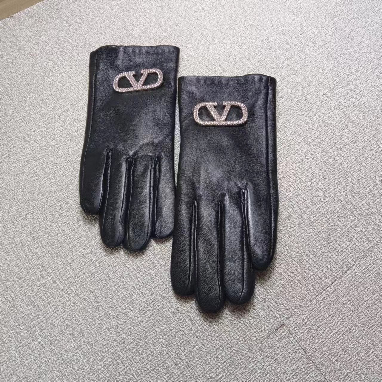 24VL91S   Fashion gloves