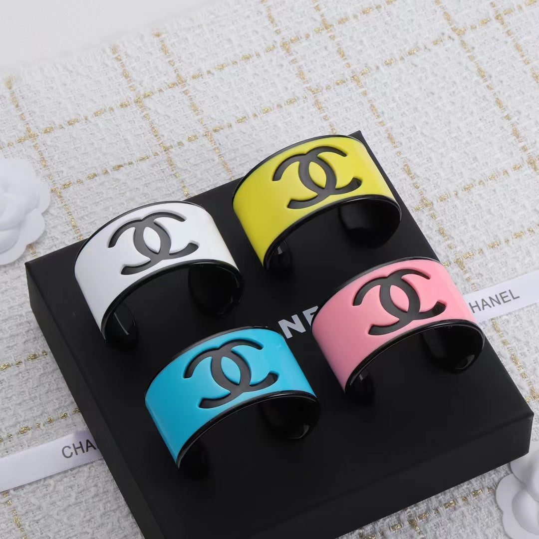 84C9k  Fashionable and high quality  Bracelets