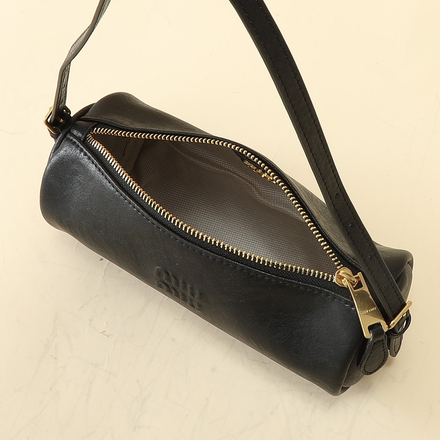 1XA63B (Fashionable leather bag )