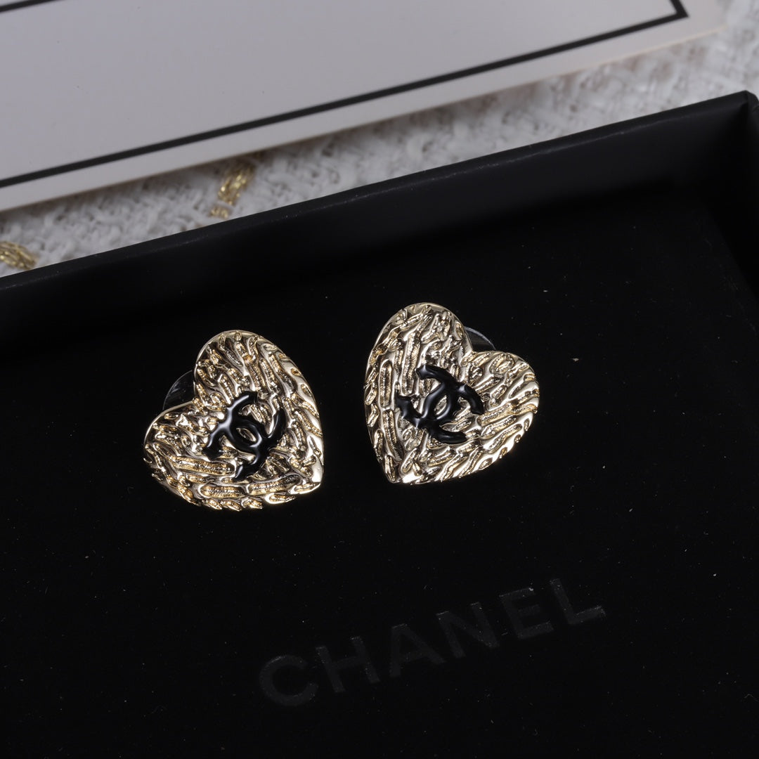 14C11E  Fashionable and high quality earrings