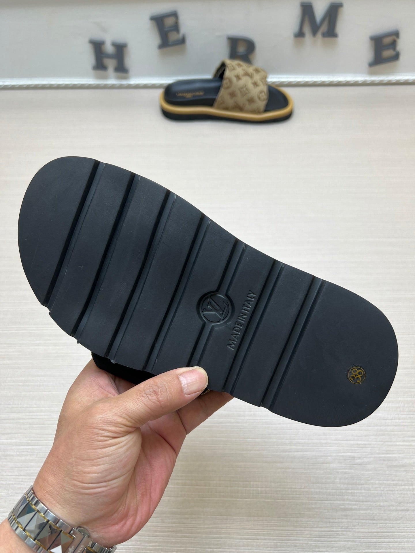 54E100Z    fashion  slippers Sole thickness 5cm