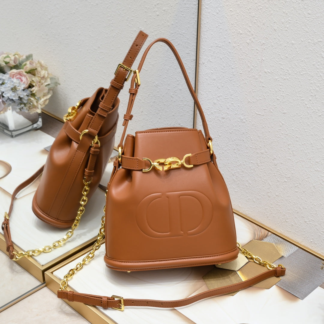 2XD370B  Fashionable leather bag 