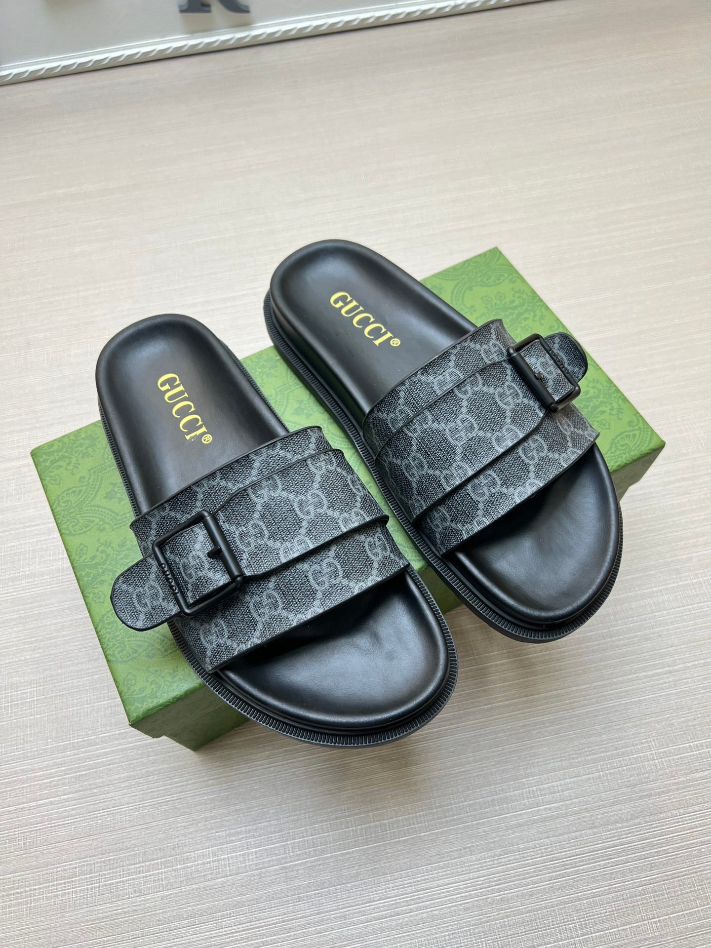 54B92Z  fashion slippers