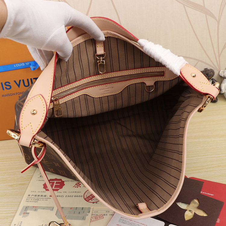 1E86B  Fashionable leather bag 