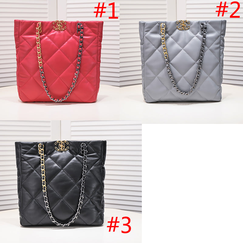 1XC42B  Fashionable leather bag 