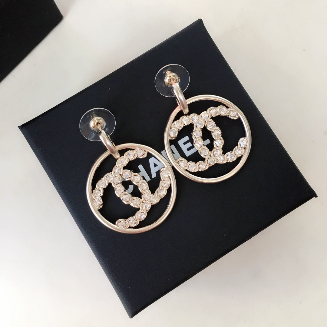 14C69E  Fashionable and high quality earrings