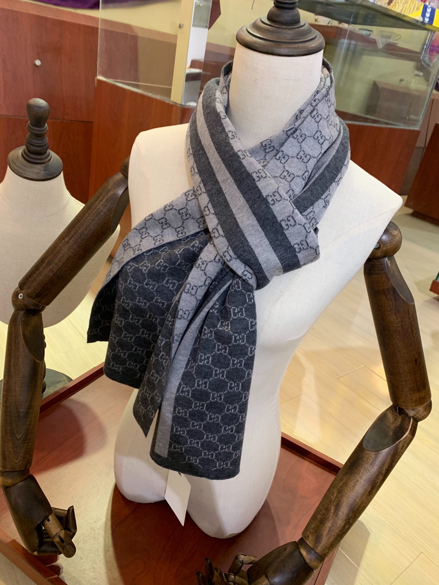 14B207W　Fashion scarves