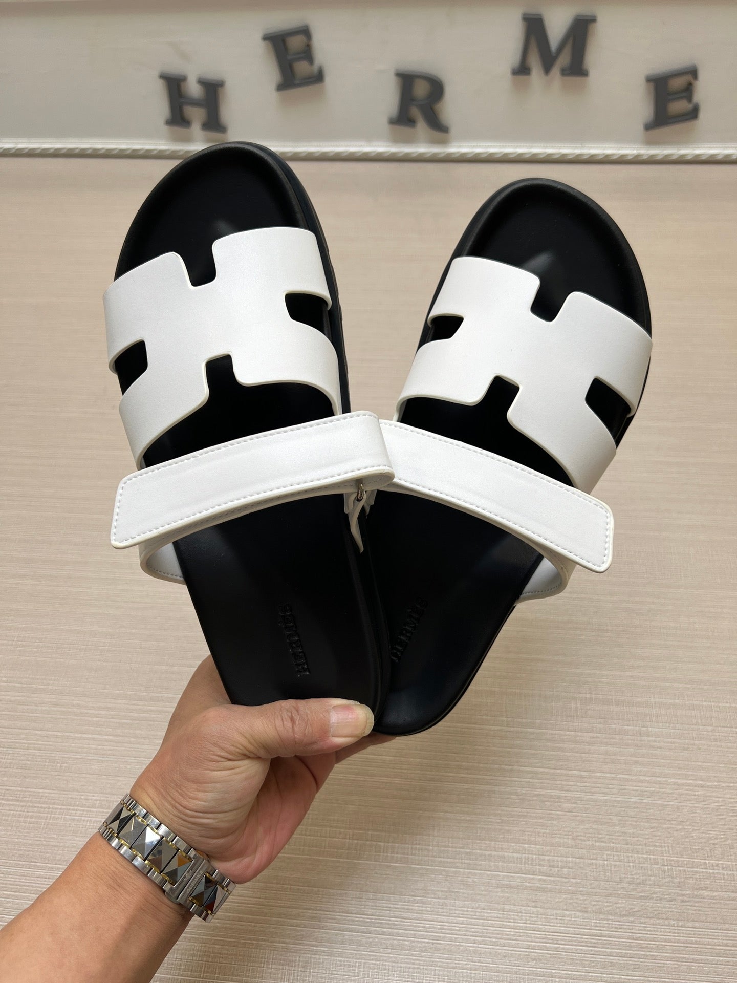 54H1Z    fashionslippers