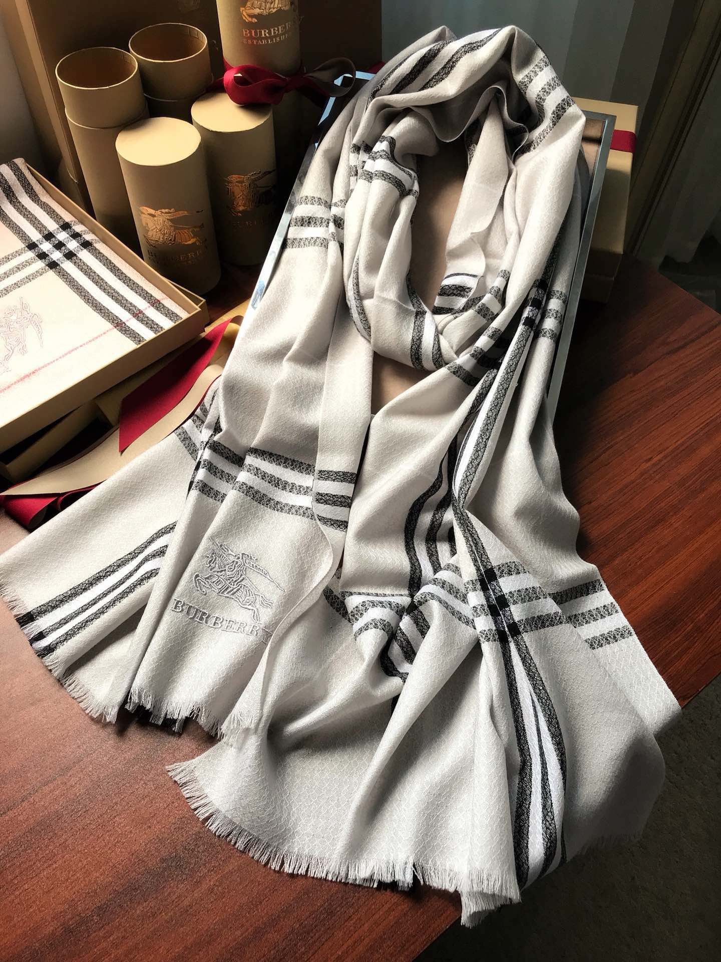 14R225W　Fashion scarves