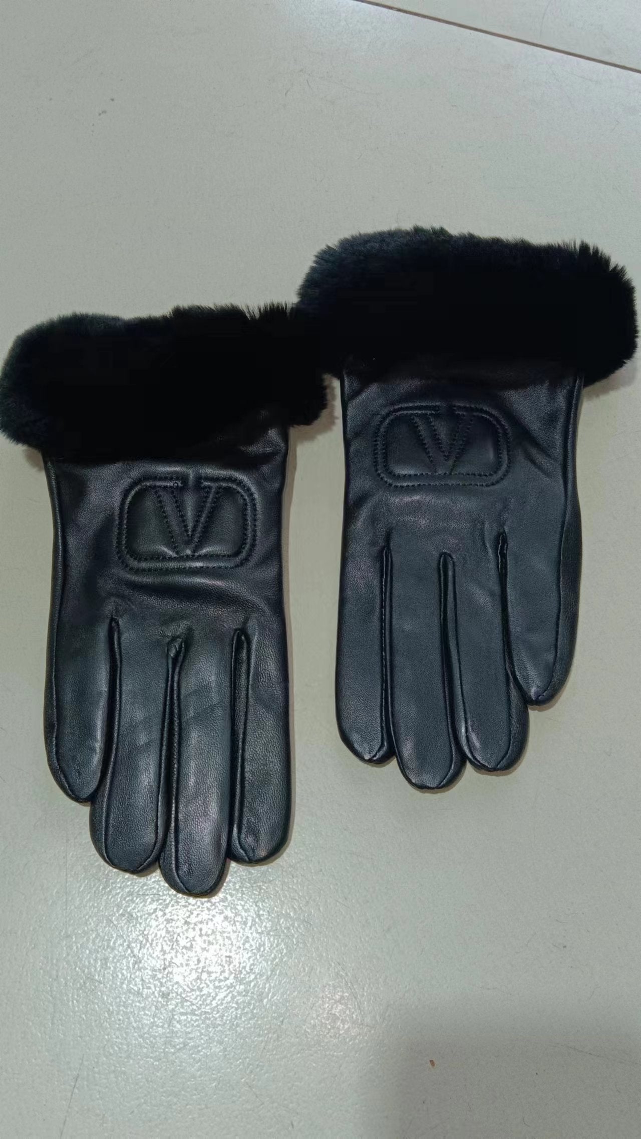 24VL111S   Fashion gloves