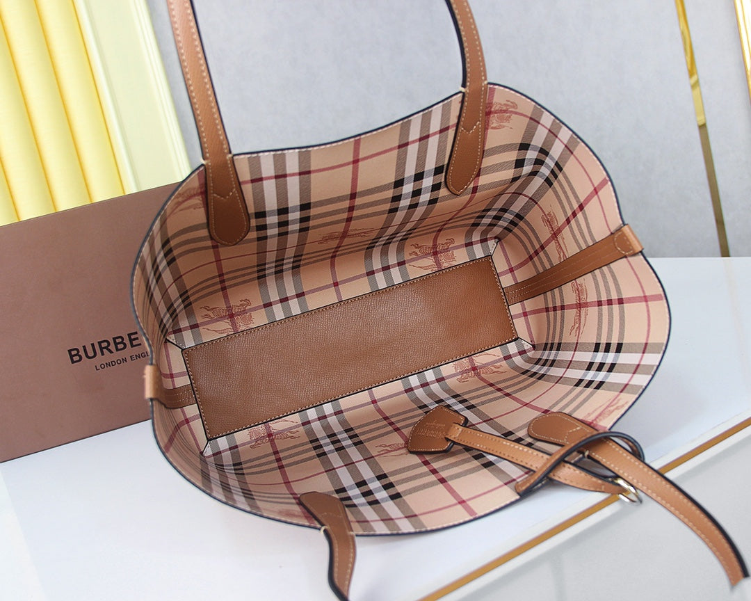 2XR267B  Fashionable leather bag 