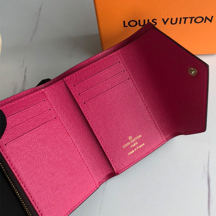 1E3B  Fashionable leather wallets