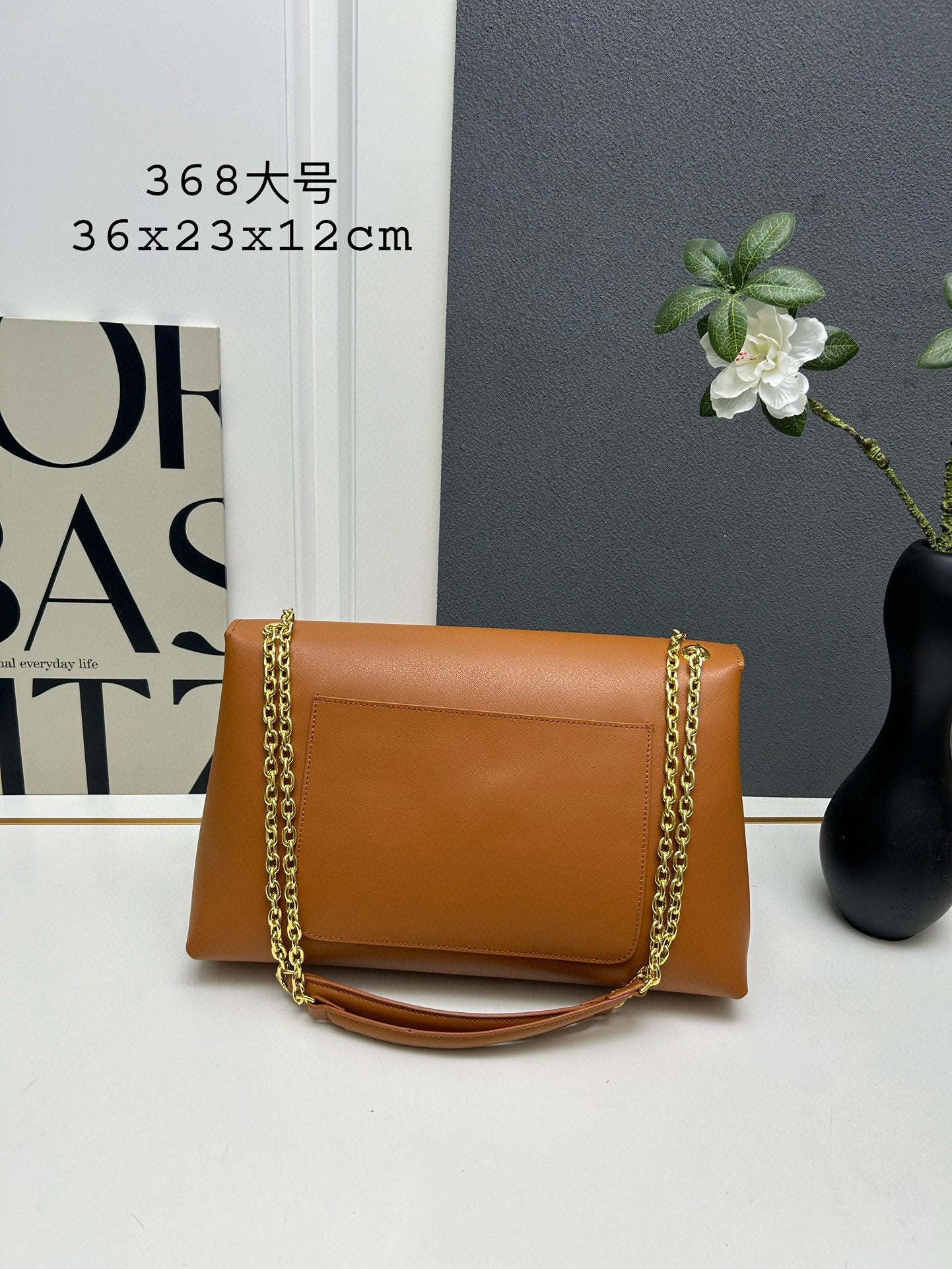 1XPD403B Fashionable leather bag