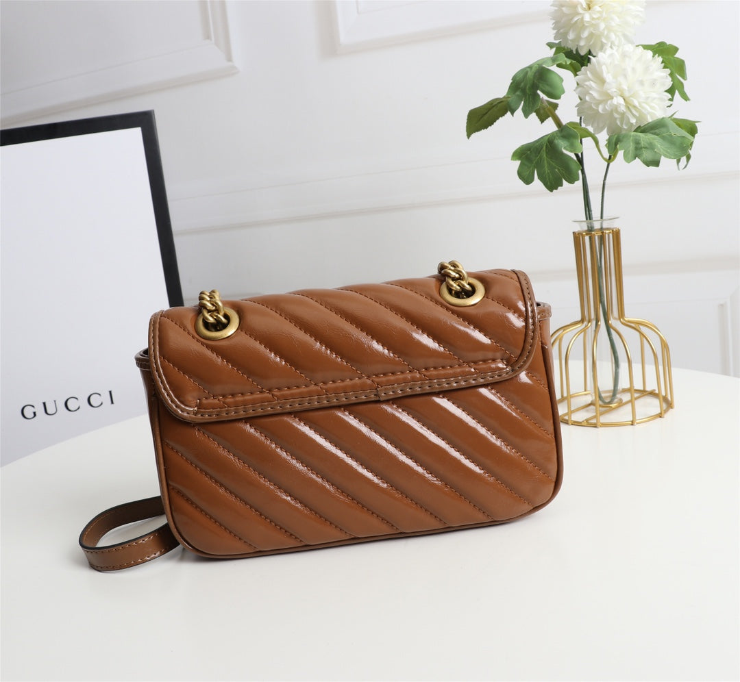 1XB283B  Fashionable leather bag 