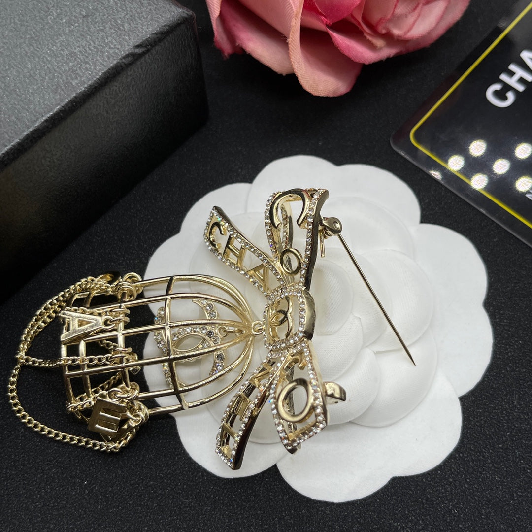 14C845X  Fashion Brooch