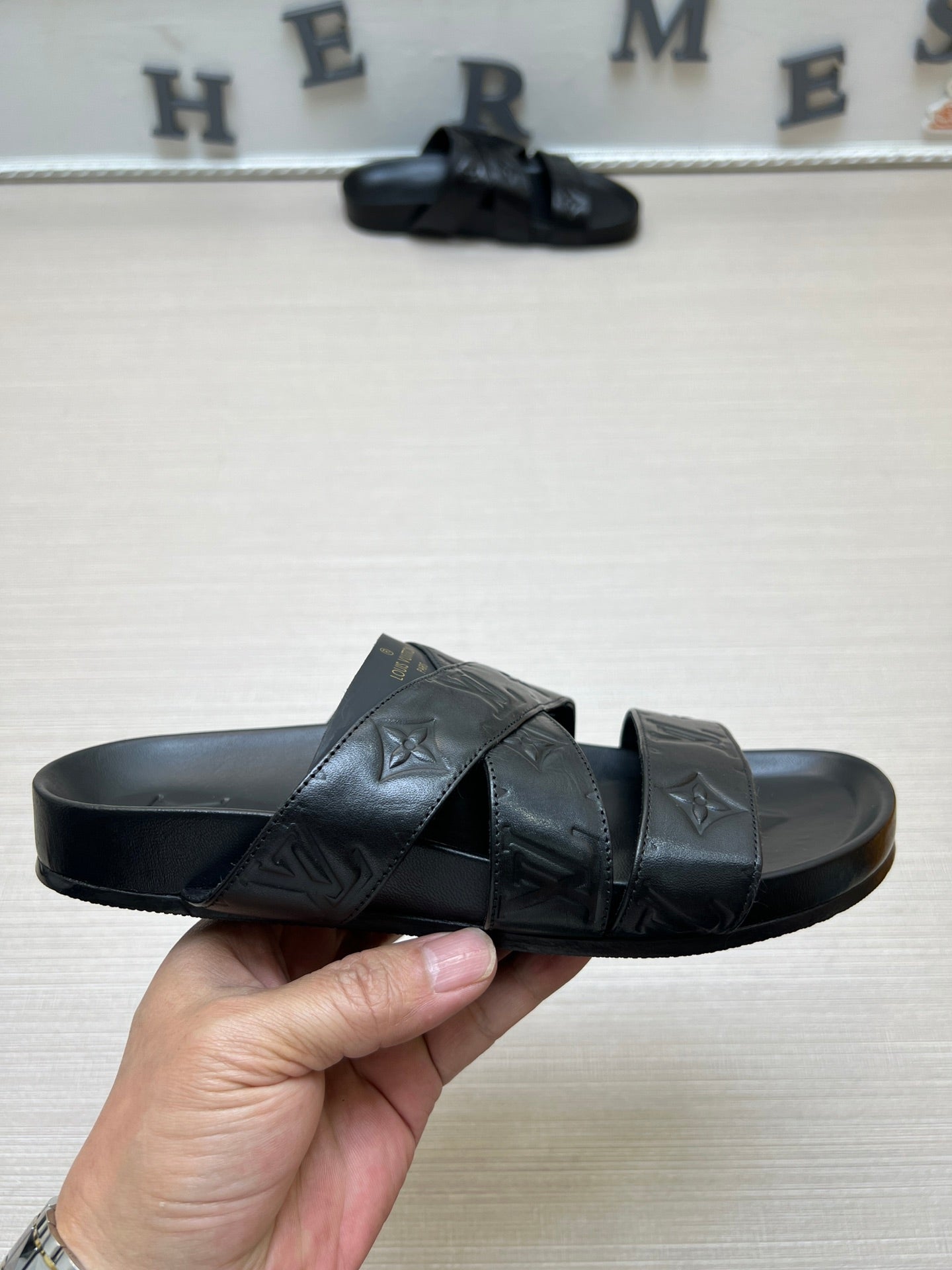 54E89Z   fashion  slippers