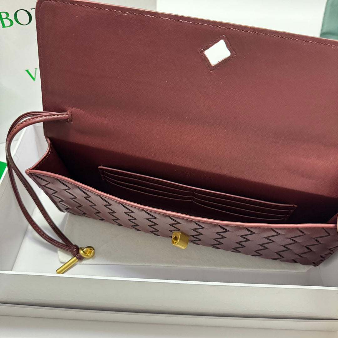 1XA380B  Fashionable leather bag 