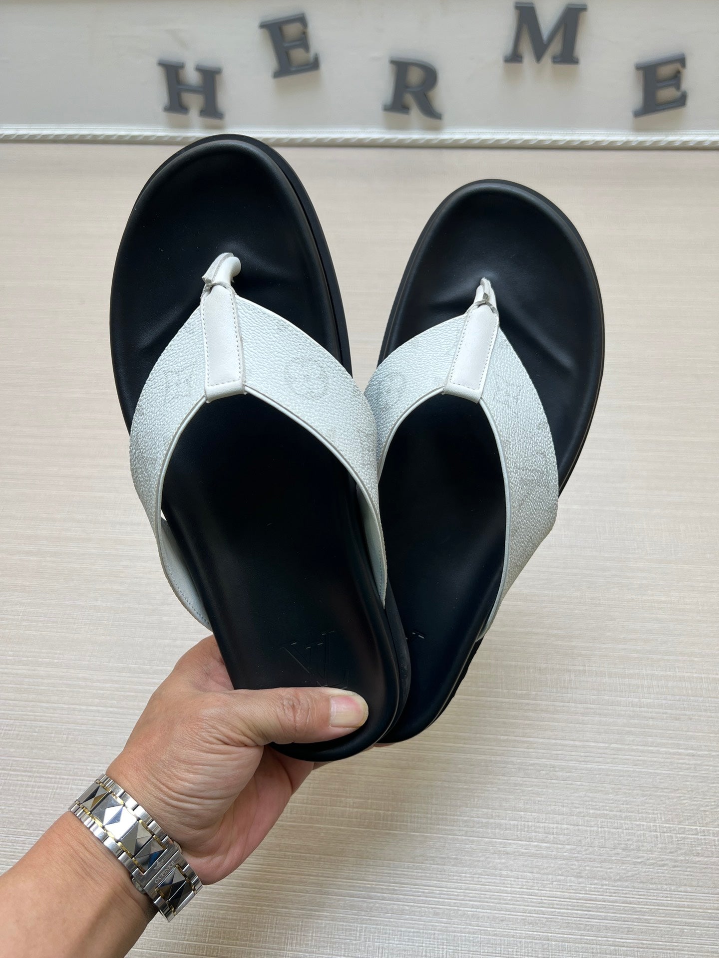 54E58Z  fashion   slippers