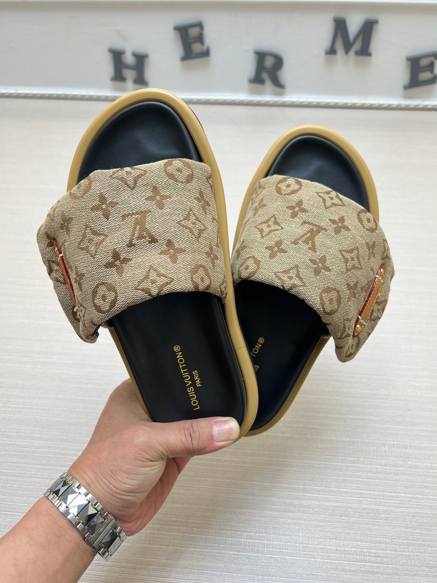 54E100Z    fashion  slippers Sole thickness 5cm