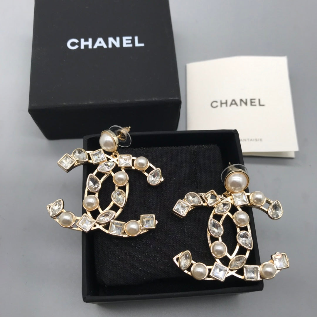 14C70E  Fashionable and high quality earrings