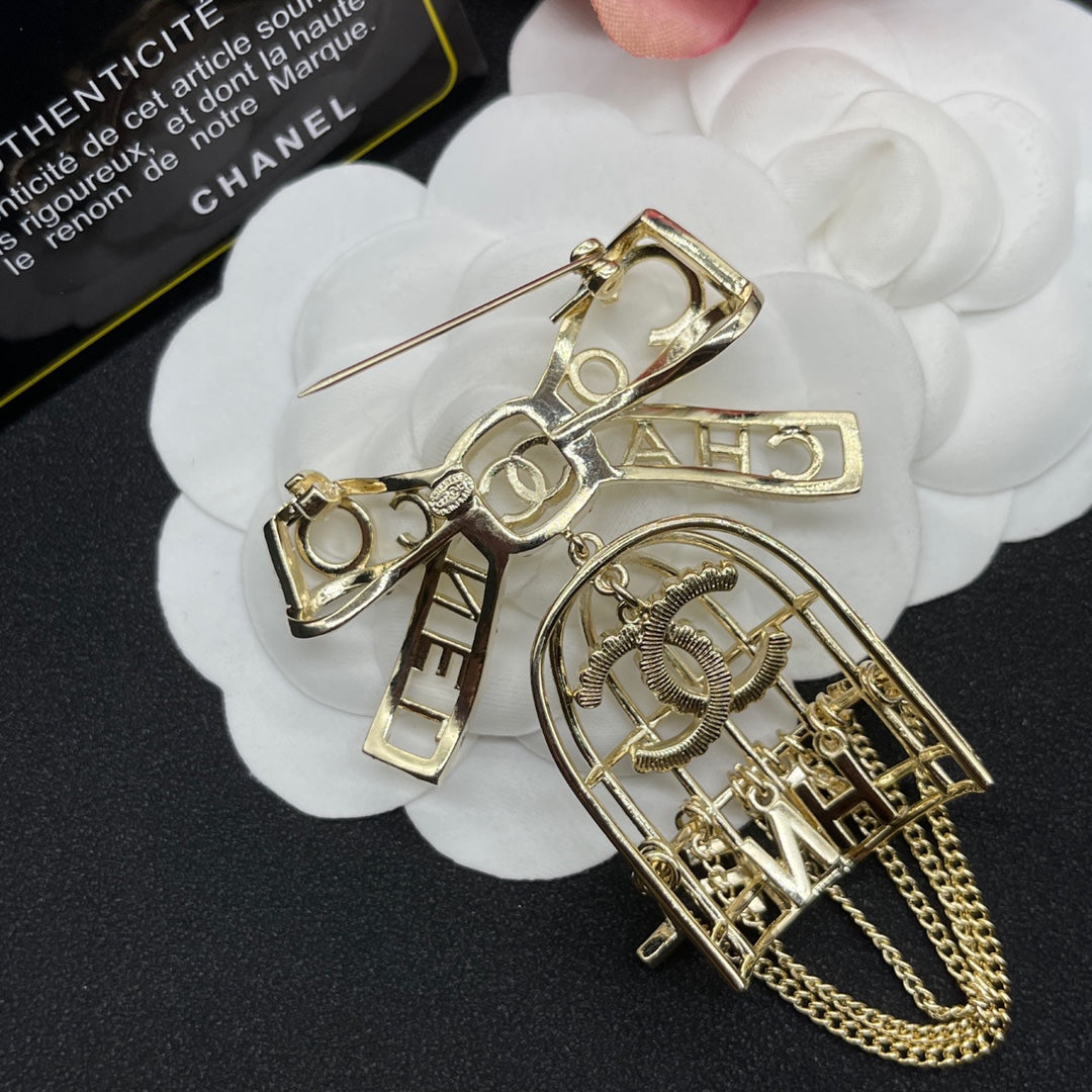 14C845X  Fashion Brooch