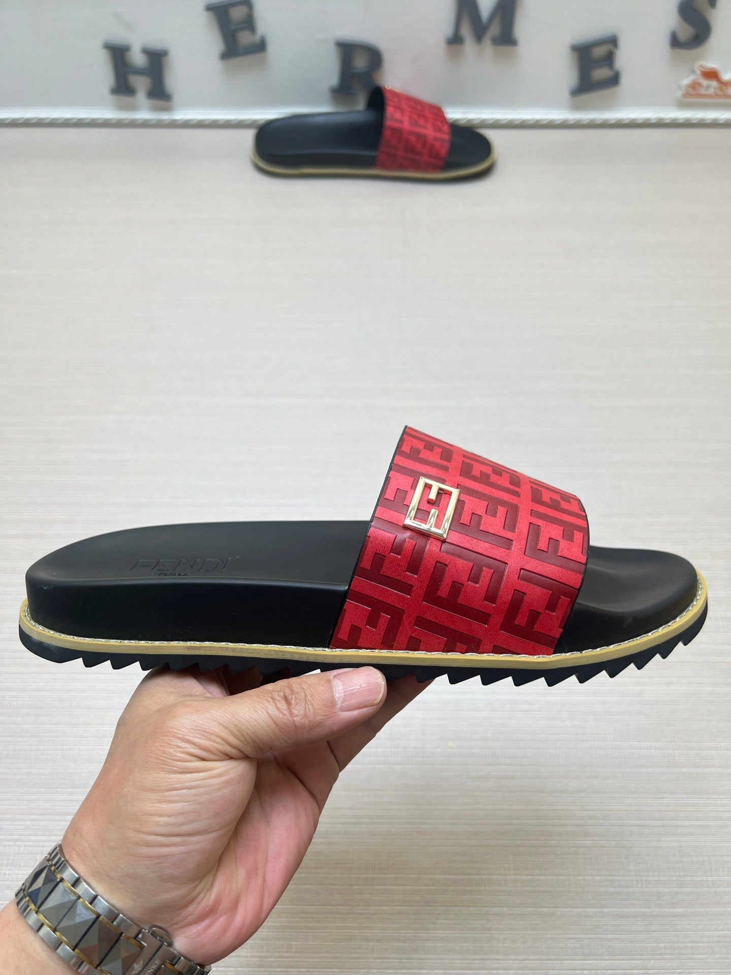 54F121Z   fashion  slippers