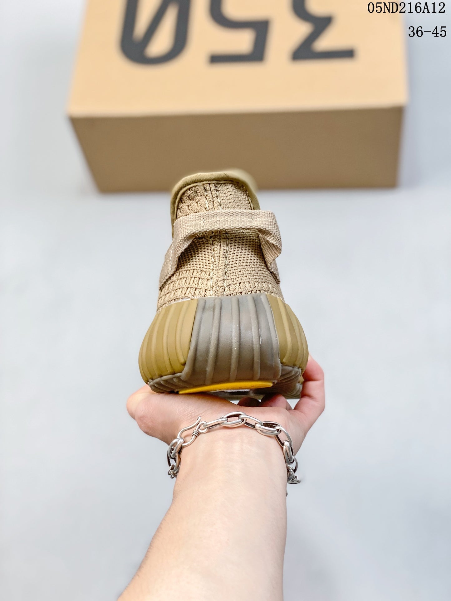 4YA69Z   Yeezy Fashion Sneakers (No Box, August-October Big Sale)