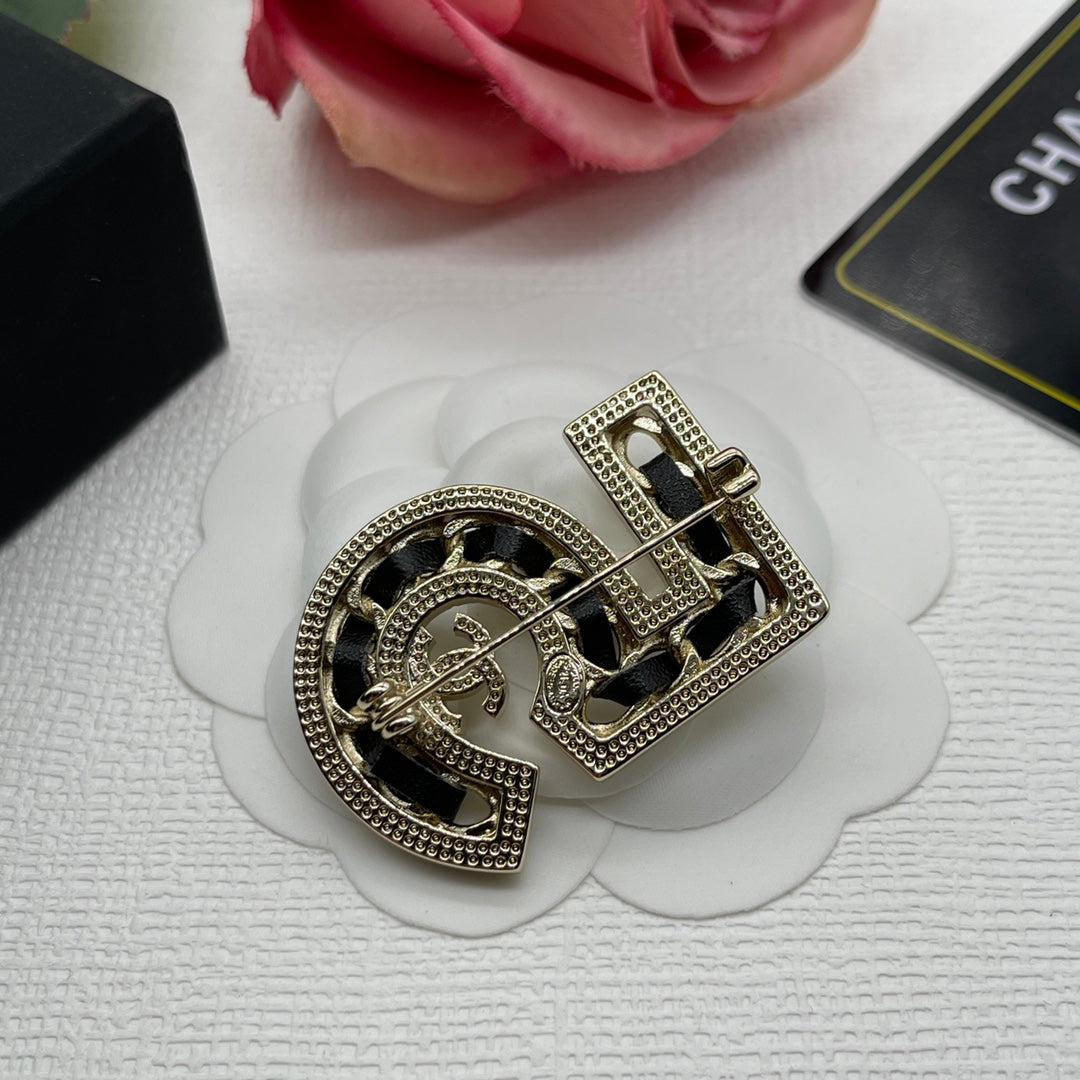 14C846E  Fashion Brooch