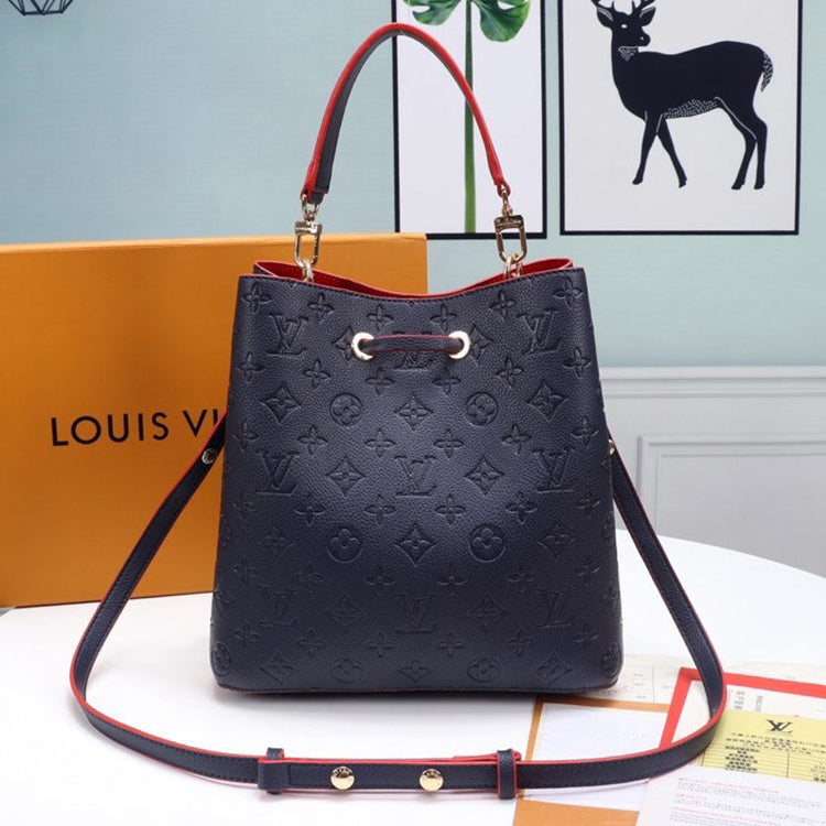 1E81B  Fashionable leather bag 