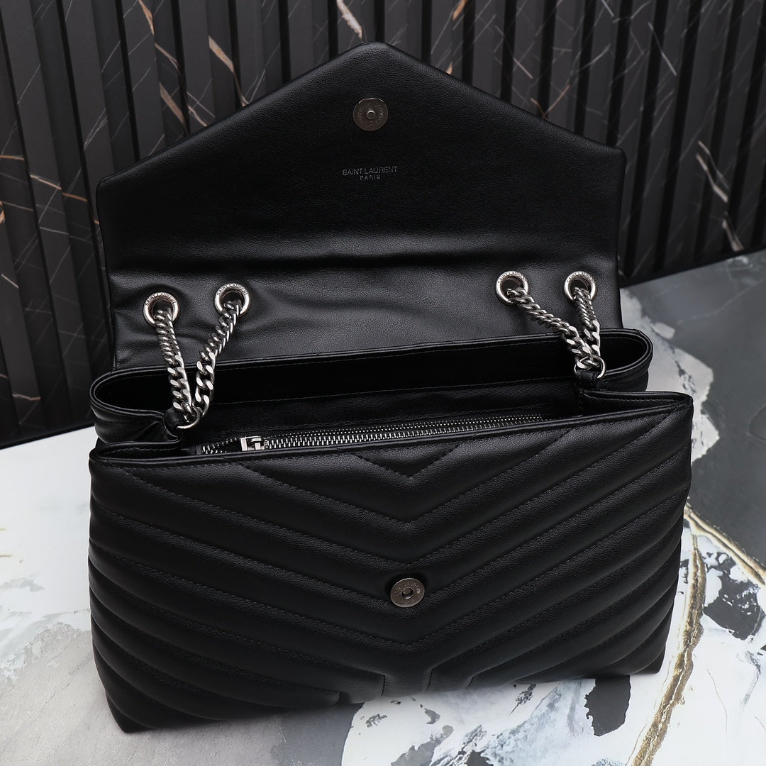 1XSL267B  Fashionable leather bag 