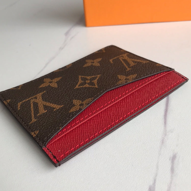 1E54B  Fashionable leather wallets