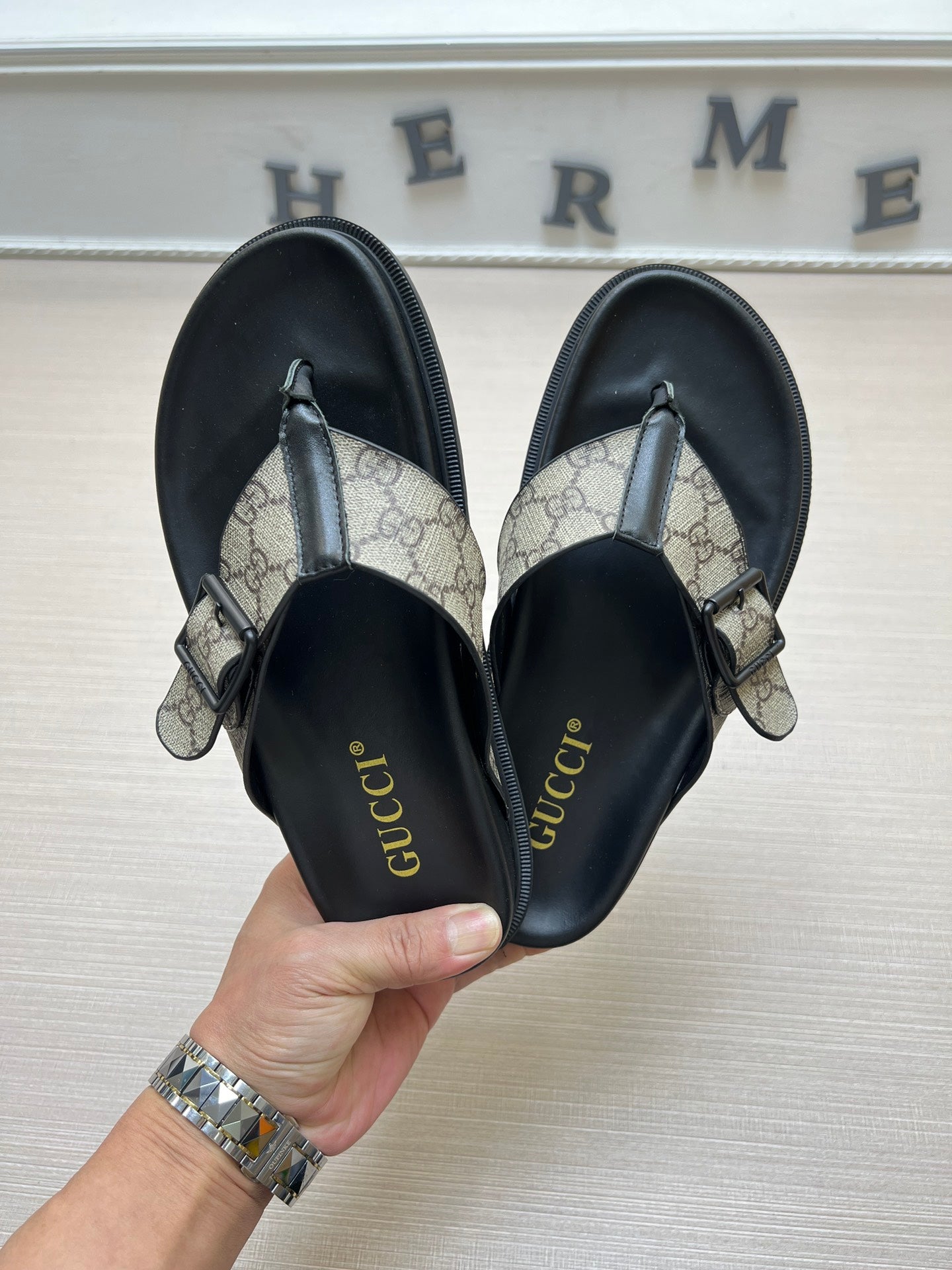 54B90Z    fashion slippers