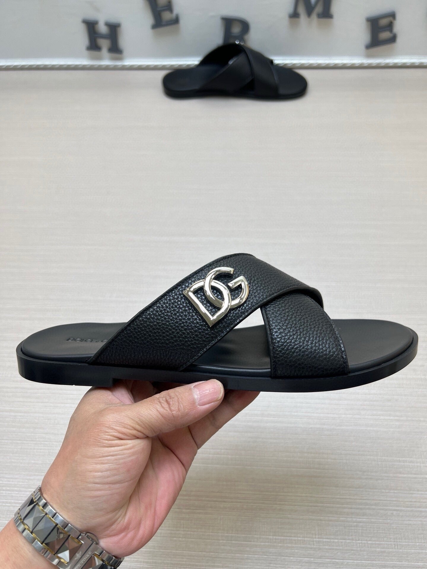 54A20Z   fashion slippers