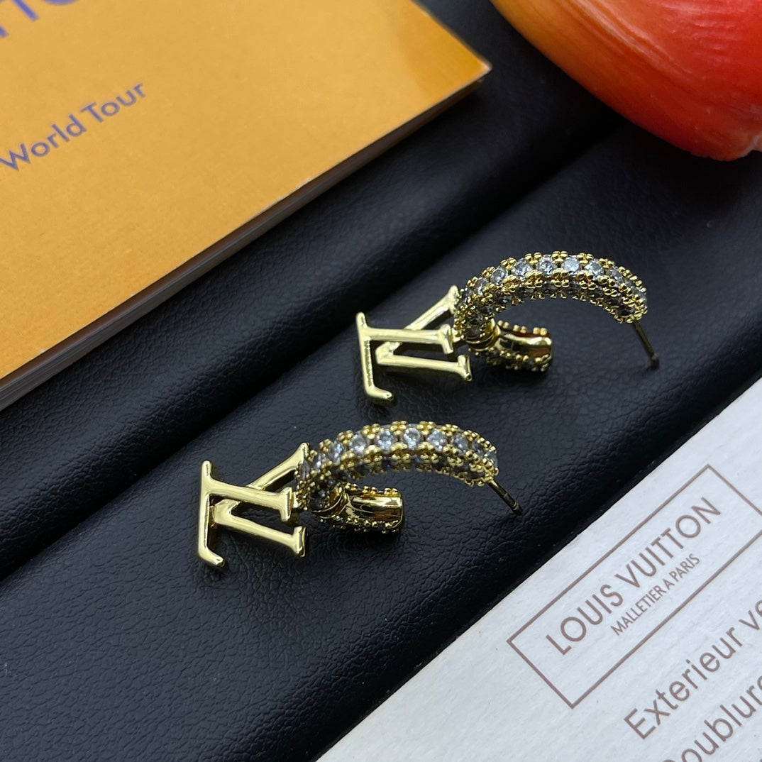 14E609E  Fashionable and high quality Earrings