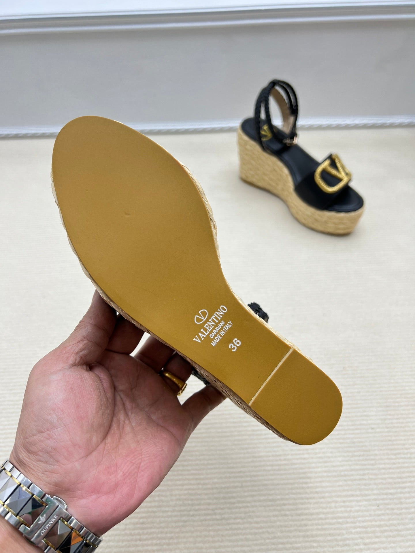 1: 1 High quality leather sandals 5YVL101Z