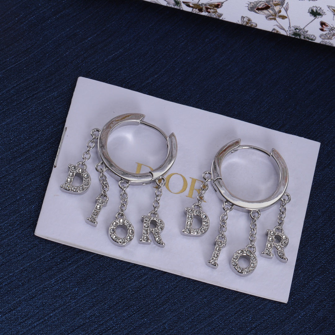 14D585E  Fashionable and high quality Earrings