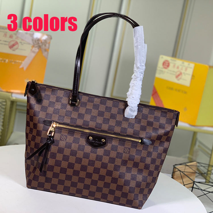 1E001B  Fashionable leather bag 