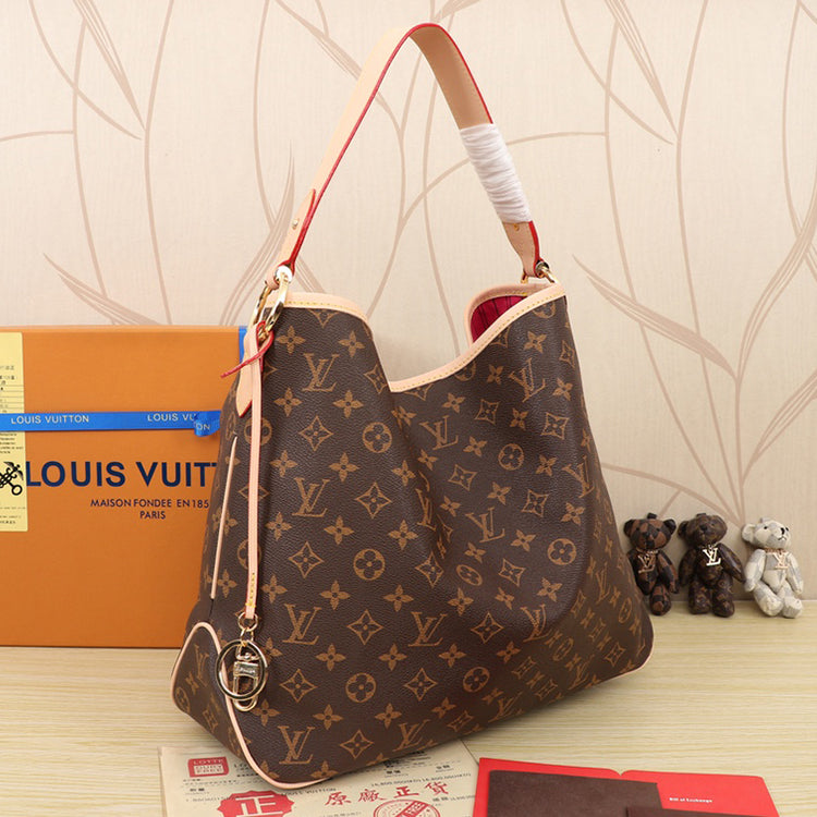 1E86B  Fashionable leather bag 